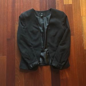 Black cropped H&M Blazer. Size 4.